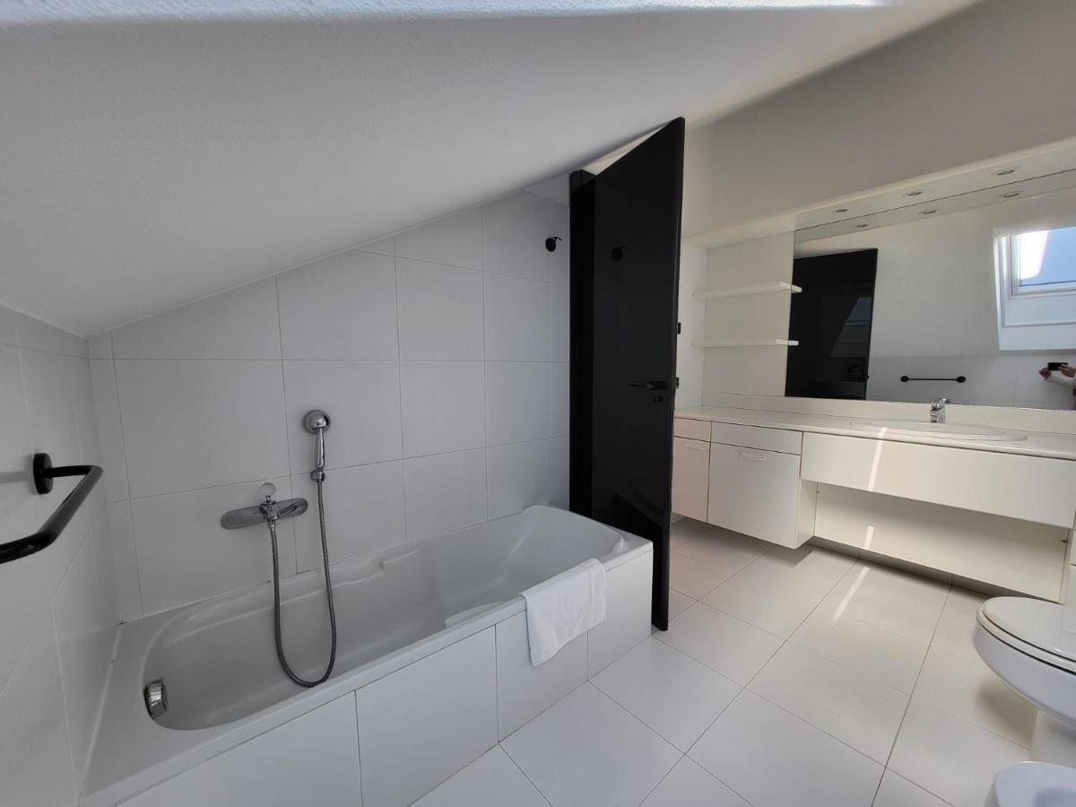 Apartamento Attico Dei Castelli Verbania Exterior foto